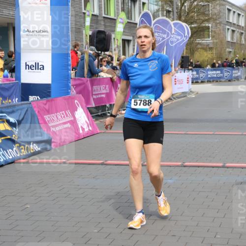 12.04.2026 - 45. Internationalen Wilhelmsburger Insellauf Strokosch-Dieckow http://msf.ph/oto/9474146 12.04.2026 12:54:32 Ziel 3254, 5788 meine-sportfotos.de