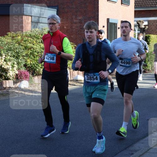 12.04.2026 - 45. Internationalen Wilhelmsburger Insellauf Yannick Fuchs http://msf.ph/oto/9474188 12.04.2026 08:59:37 Laufen 4298, 2986, 3854, 4490, 3624 meine-sportfotos.de