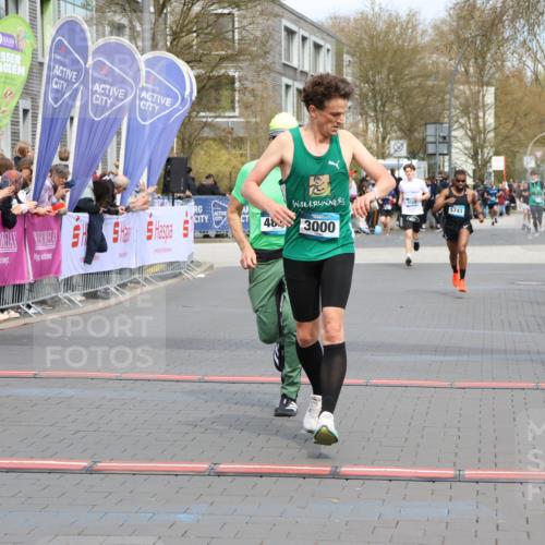 12.04.2026 - 45. Internationalen Wilhelmsburger Insellauf Strokosch-Dieckow http://msf.ph/oto/9474237 12.04.2026 12:54:37 Ziel 3000, 4823, 5743 meine-sportfotos.de