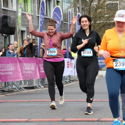 12.04.2026 - 45. Internationalen Wilhelmsburger Insellauf Strokosch-Dieckow http://msf.ph/oto/9474415 12.04.2026 13:32:59 Ziel 2397, 3684, 2909 meine-sportfotos.de