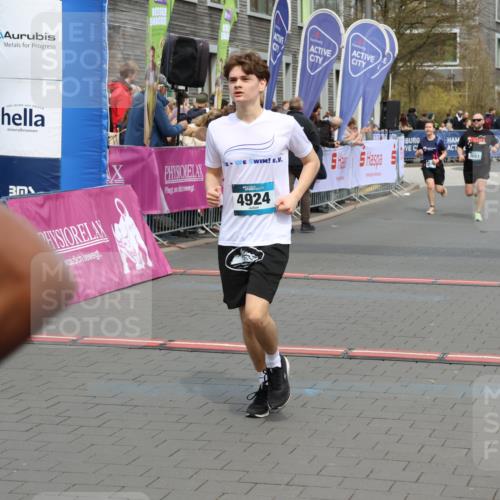 12.04.2026 - 45. Internationalen Wilhelmsburger Insellauf Strokosch-Dieckow http://msf.ph/oto/9474441 12.04.2026 12:54:46 Ziel 4924, 5630, 5858, 3661, 2852 meine-sportfotos.de