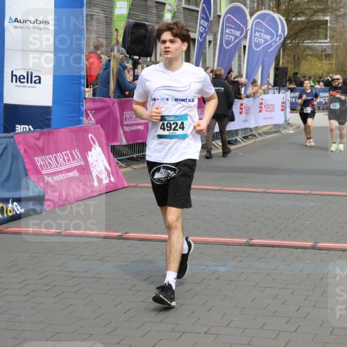 12.04.2026 - 45. Internationalen Wilhelmsburger Insellauf Strokosch-Dieckow http://msf.ph/oto/9474465 12.04.2026 12:54:46 Ziel 4924, 5630, 5858, 3661, 2852 meine-sportfotos.de