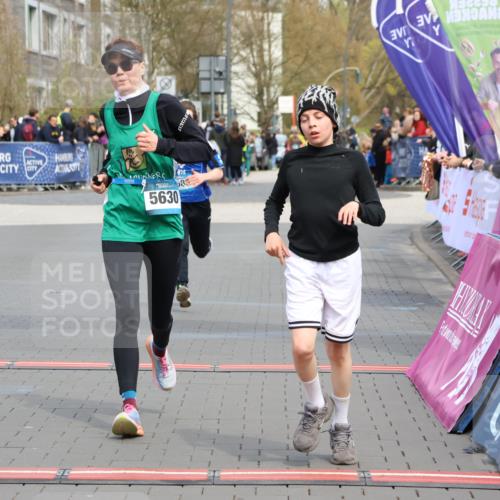 12.04.2026 - 45. Internationalen Wilhelmsburger Insellauf Strokosch-Dieckow http://msf.ph/oto/9474510 12.04.2026 12:54:49 Ziel 5630, 5858, 3661, 2852, 2085 meine-sportfotos.de