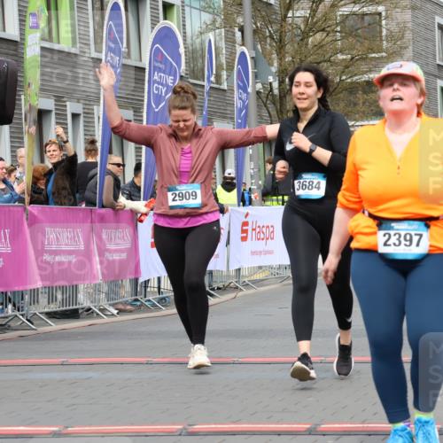 12.04.2026 - 45. Internationalen Wilhelmsburger Insellauf Strokosch-Dieckow http://msf.ph/oto/9474524 12.04.2026 13:32:58 Ziel 2397, 3684, 2909 meine-sportfotos.de