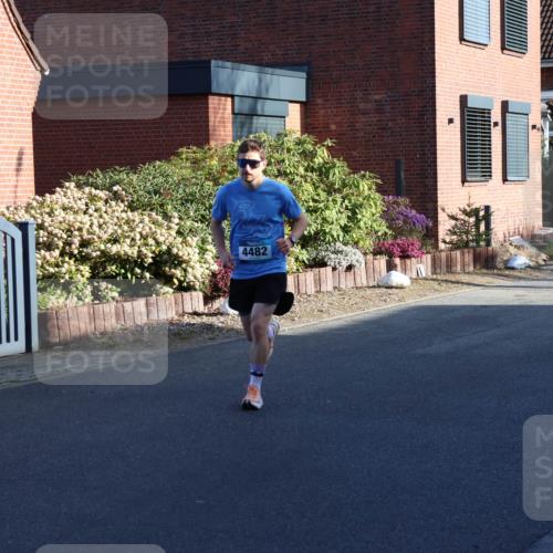 12.04.2026 - 45. Internationalen Wilhelmsburger Insellauf Yannick Fuchs http://msf.ph/oto/9474560 12.04.2026 09:00:12 Laufen 4482, 4927 meine-sportfotos.de