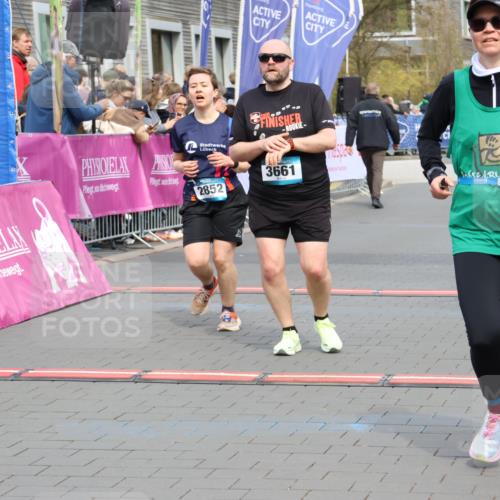 12.04.2026 - 45. Internationalen Wilhelmsburger Insellauf Strokosch-Dieckow http://msf.ph/oto/9474599 12.04.2026 12:54:51 Ziel 5630, 5858, 3661, 2852, 2085 meine-sportfotos.de