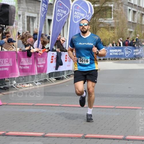 12.04.2026 - 45. Internationalen Wilhelmsburger Insellauf Strokosch-Dieckow http://msf.ph/oto/9474612 12.04.2026 12:54:57 Ziel 5016 meine-sportfotos.de