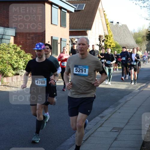 12.04.2026 - 45. Internationalen Wilhelmsburger Insellauf Yannick Fuchs http://msf.ph/oto/9474637 12.04.2026 09:00:21 Laufen 58, 4768, 2808, 5251, 2554 meine-sportfotos.de