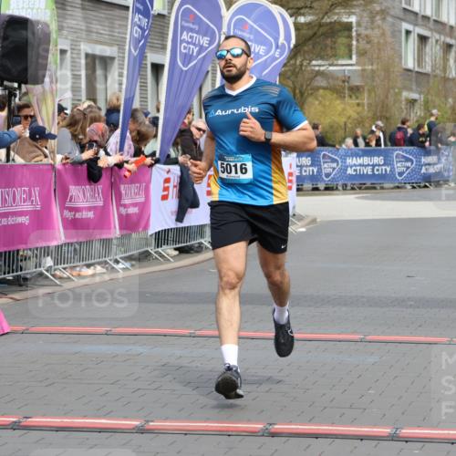 12.04.2026 - 45. Internationalen Wilhelmsburger Insellauf Strokosch-Dieckow http://msf.ph/oto/9474644 12.04.2026 12:54:57 Ziel 5016 meine-sportfotos.de
