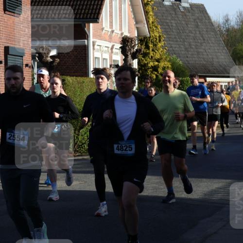 12.04.2026 - 45. Internationalen Wilhelmsburger Insellauf Yannick Fuchs http://msf.ph/oto/9474654 12.04.2026 09:00:24 Laufen 435, 2554, 4825, 3223, 5803, 3916 meine-sportfotos.de