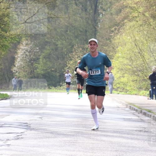 12.04.2026 - 45. Internationalen Wilhelmsburger Insellauf Yannick Fuchs http://msf.ph/oto/9474714 12.04.2026 10:06:58 Laufen 2177 meine-sportfotos.de
