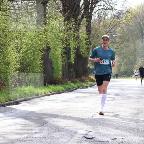 12.04.2026 - 45. Internationalen Wilhelmsburger Insellauf Yannick Fuchs http://msf.ph/oto/9474759 12.04.2026 10:07:01 Laufen 2177 meine-sportfotos.de