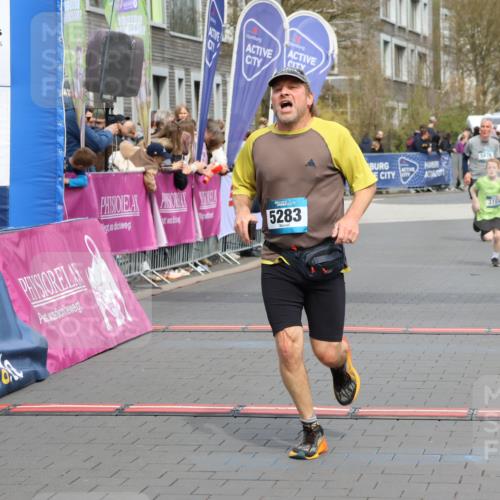 12.04.2026 - 45. Internationalen Wilhelmsburger Insellauf Strokosch-Dieckow http://msf.ph/oto/9474789 12.04.2026 12:55:10 Ziel 3157, 5283, 3163, 4472 meine-sportfotos.de