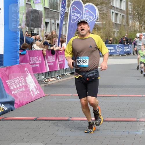 12.04.2026 - 45. Internationalen Wilhelmsburger Insellauf Strokosch-Dieckow http://msf.ph/oto/9474797 12.04.2026 12:55:11 Ziel 3157, 5283, 3163, 4472, 5478 meine-sportfotos.de