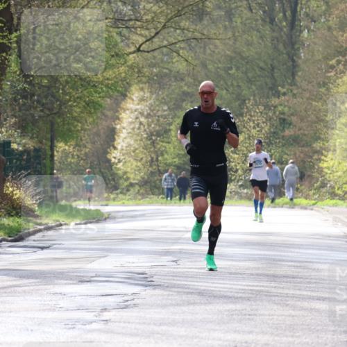 12.04.2026 - 45. Internationalen Wilhelmsburger Insellauf Yannick Fuchs http://msf.ph/oto/9474809 12.04.2026 10:07:08 Laufen 2970 meine-sportfotos.de