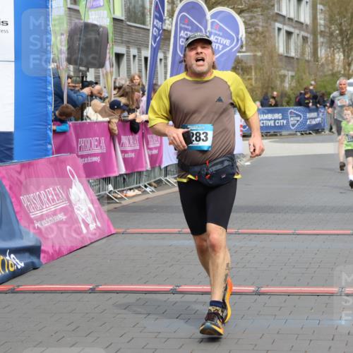 12.04.2026 - 45. Internationalen Wilhelmsburger Insellauf Strokosch-Dieckow http://msf.ph/oto/9474821 12.04.2026 12:55:11 Ziel 3157, 5283, 3163, 4472, 5478 meine-sportfotos.de
