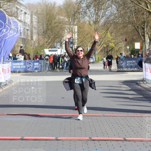 12.04.2026 - 45. Internationalen Wilhelmsburger Insellauf Strokosch-Dieckow http://msf.ph/oto/9474841 12.04.2026 11:31:39 Ziel 2475, 2279 meine-sportfotos.de