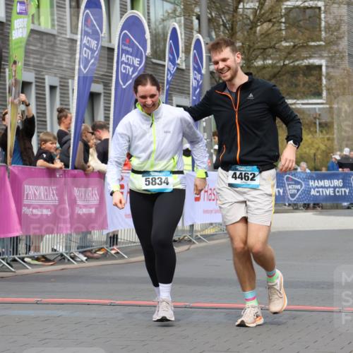 12.04.2026 - 45. Internationalen Wilhelmsburger Insellauf Strokosch-Dieckow http://msf.ph/oto/9474881 12.04.2026 13:32:42 Ziel 2339, 4462 meine-sportfotos.de
