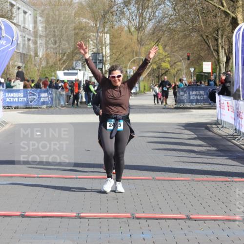 12.04.2026 - 45. Internationalen Wilhelmsburger Insellauf Strokosch-Dieckow http://msf.ph/oto/9474961 12.04.2026 11:31:39 Ziel 2475, 2279 meine-sportfotos.de