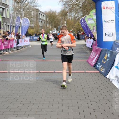 12.04.2026 - 45. Internationalen Wilhelmsburger Insellauf Strokosch-Dieckow http://msf.ph/oto/9475031 12.04.2026 12:55:23 Ziel 5513, 5296, 4570, 3302, 2235 meine-sportfotos.de