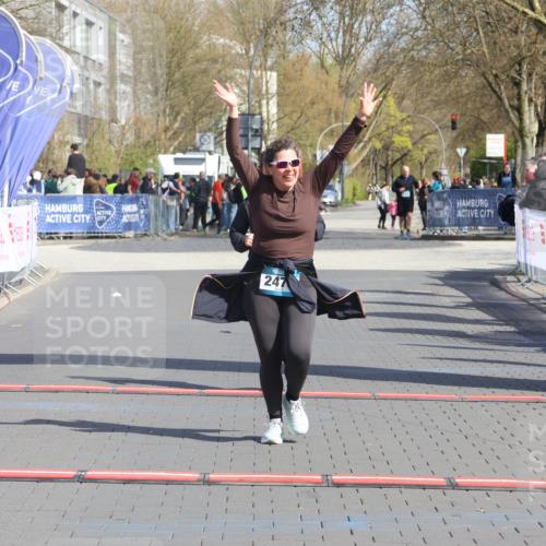 12.04.2026 - 45. Internationalen Wilhelmsburger Insellauf Strokosch-Dieckow http://msf.ph/oto/9475038 12.04.2026 11:31:40 Ziel 2475, 2279 meine-sportfotos.de