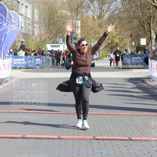12.04.2026 - 45. Internationalen Wilhelmsburger Insellauf Strokosch-Dieckow http://msf.ph/oto/9475054 12.04.2026 11:31:40 Ziel 2475, 2279 meine-sportfotos.de