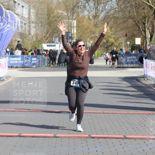 12.04.2026 - 45. Internationalen Wilhelmsburger Insellauf Strokosch-Dieckow http://msf.ph/oto/9475098 12.04.2026 11:31:40 Ziel 2475, 2279 meine-sportfotos.de