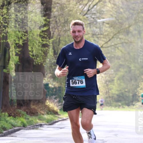 12.04.2026 - 45. Internationalen Wilhelmsburger Insellauf Yannick Fuchs http://msf.ph/oto/9475139 12.04.2026 10:08:07 Laufen 5676 meine-sportfotos.de