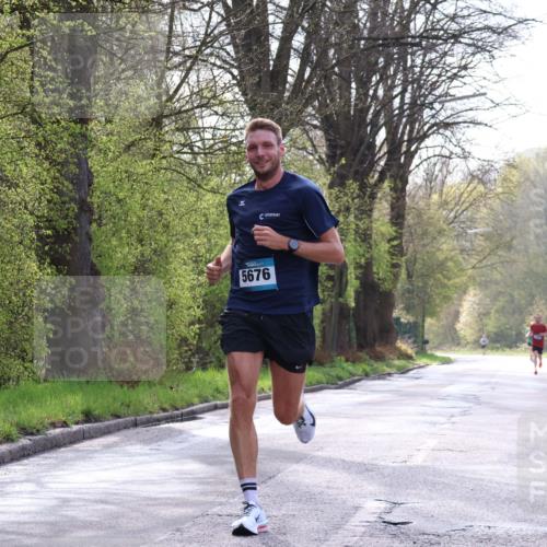 12.04.2026 - 45. Internationalen Wilhelmsburger Insellauf Yannick Fuchs http://msf.ph/oto/9475168 12.04.2026 10:08:09 Laufen 5676 meine-sportfotos.de