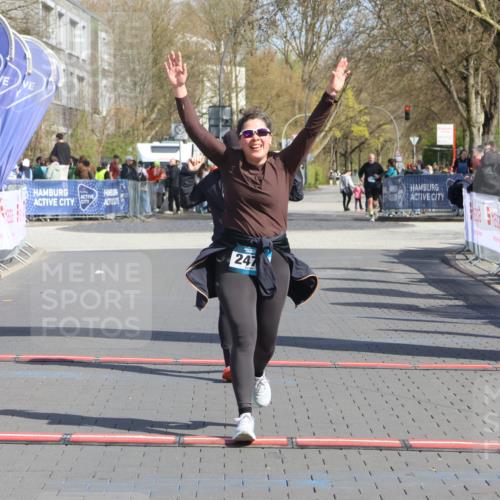 12.04.2026 - 45. Internationalen Wilhelmsburger Insellauf Strokosch-Dieckow http://msf.ph/oto/9475169 12.04.2026 11:31:40 Ziel 2475, 2279 meine-sportfotos.de