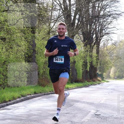 12.04.2026 - 45. Internationalen Wilhelmsburger Insellauf Yannick Fuchs http://msf.ph/oto/9475175 12.04.2026 10:08:09 Laufen 5676 meine-sportfotos.de