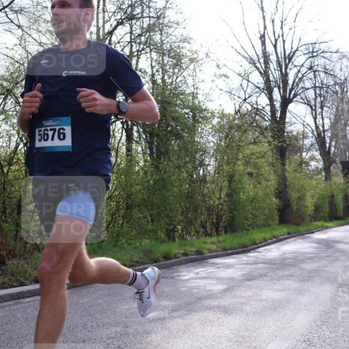 12.04.2026 - 45. Internationalen Wilhelmsburger Insellauf Yannick Fuchs http://msf.ph/oto/9475197 12.04.2026 10:08:11 Laufen 5676 meine-sportfotos.de