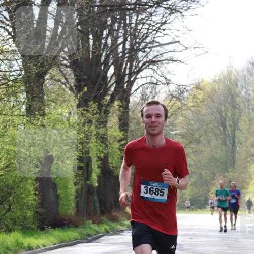 12.04.2026 - 45. Internationalen Wilhelmsburger Insellauf Yannick Fuchs http://msf.ph/oto/9475282 12.04.2026 10:08:20 Laufen 3685 meine-sportfotos.de