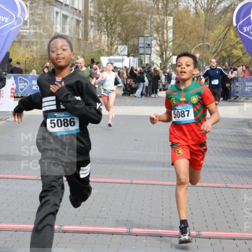 12.04.2026 - 45. Internationalen Wilhelmsburger Insellauf Strokosch-Dieckow http://msf.ph/oto/9475341 12.04.2026 12:55:35 Ziel 3411, 4041, 5086, 5087, 4079, 4678 meine-sportfotos.de