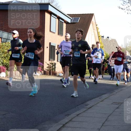 12.04.2026 - 45. Internationalen Wilhelmsburger Insellauf Yannick Fuchs http://msf.ph/oto/9475415 12.04.2026 09:01:38 Laufen 5615, 5544, 4513, 2324, 27, 5319, 471 meine-sportfotos.de