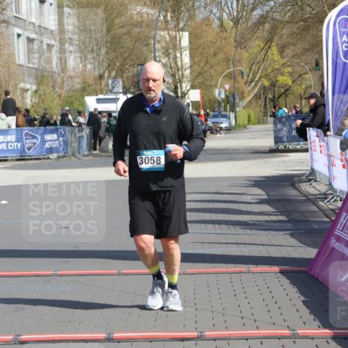 12.04.2026 - 45. Internationalen Wilhelmsburger Insellauf Strokosch-Dieckow http://msf.ph/oto/9475418 12.04.2026 11:31:58 Ziel 3058 meine-sportfotos.de