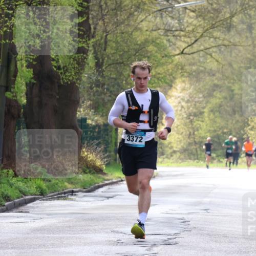 12.04.2026 - 45. Internationalen Wilhelmsburger Insellauf Yannick Fuchs http://msf.ph/oto/9475423 12.04.2026 10:08:41 Laufen 3372, 3401 meine-sportfotos.de