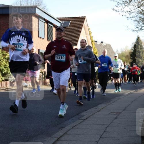 12.04.2026 - 45. Internationalen Wilhelmsburger Insellauf Yannick Fuchs http://msf.ph/oto/9475447 12.04.2026 09:01:41 Laufen 352, 5319, 471, 2828, 4675 meine-sportfotos.de