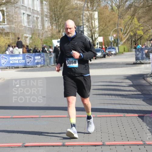 12.04.2026 - 45. Internationalen Wilhelmsburger Insellauf Strokosch-Dieckow http://msf.ph/oto/9475459 12.04.2026 11:31:58 Ziel 3058 meine-sportfotos.de