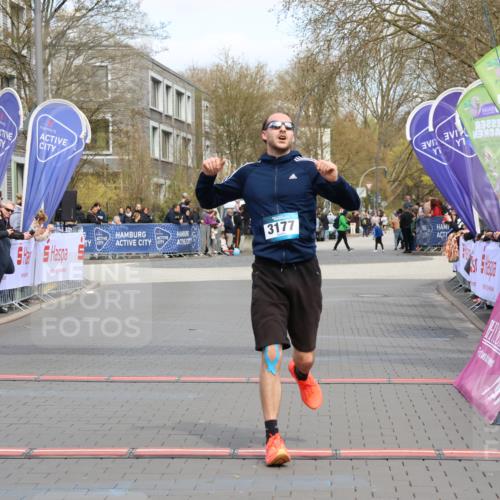 12.04.2026 - 45. Internationalen Wilhelmsburger Insellauf Strokosch-Dieckow http://msf.ph/oto/9475473 12.04.2026 12:55:42 Ziel 4079, 4678, 3177 meine-sportfotos.de
