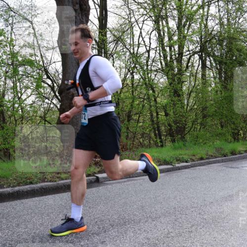 12.04.2026 - 45. Internationalen Wilhelmsburger Insellauf Yannick Fuchs http://msf.ph/oto/9475502 12.04.2026 10:08:46 Laufen  meine-sportfotos.de