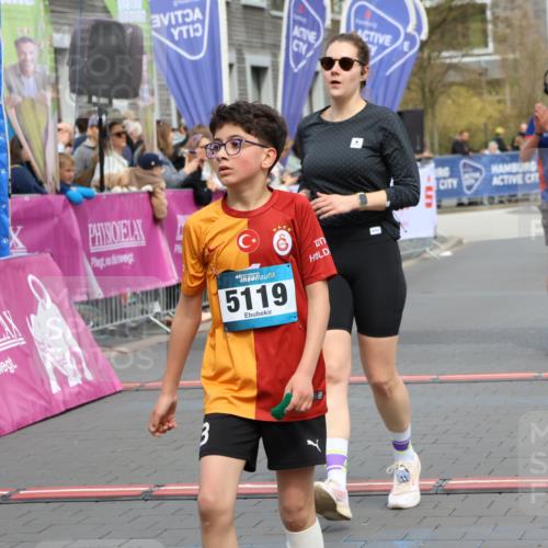 12.04.2026 - 45. Internationalen Wilhelmsburger Insellauf Strokosch-Dieckow http://msf.ph/oto/9475743 12.04.2026 12:55:52 Ziel 5119, 2737, 2820 meine-sportfotos.de
