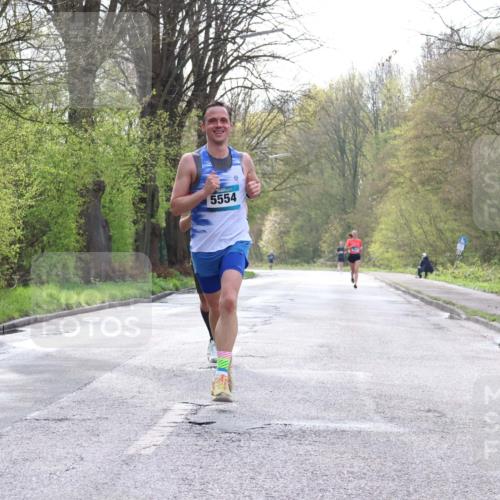 12.04.2026 - 45. Internationalen Wilhelmsburger Insellauf Yannick Fuchs http://msf.ph/oto/9475858 12.04.2026 10:09:32 Laufen 5554 meine-sportfotos.de