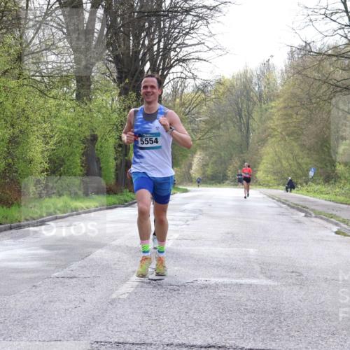 12.04.2026 - 45. Internationalen Wilhelmsburger Insellauf Yannick Fuchs http://msf.ph/oto/9475864 12.04.2026 10:09:32 Laufen 5554 meine-sportfotos.de