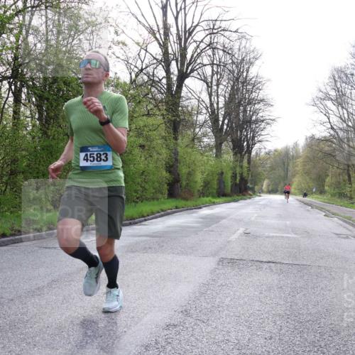 12.04.2026 - 45. Internationalen Wilhelmsburger Insellauf Yannick Fuchs http://msf.ph/oto/9475903 12.04.2026 10:09:35 Laufen 4583 meine-sportfotos.de