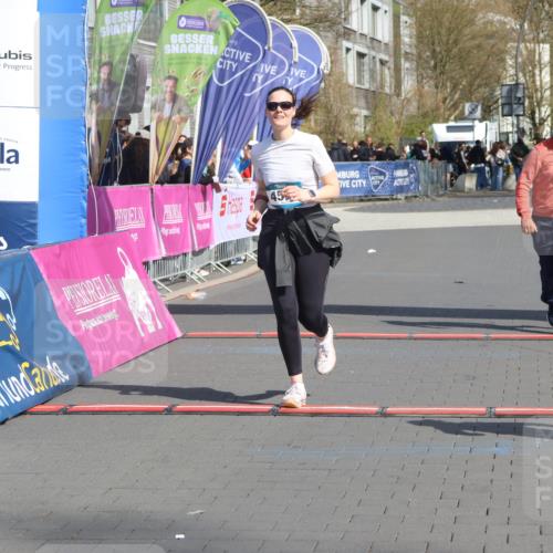 12.04.2026 - 45. Internationalen Wilhelmsburger Insellauf Strokosch-Dieckow http://msf.ph/oto/9475908 12.04.2026 11:33:31 Ziel 3474, 4509, 2230 meine-sportfotos.de