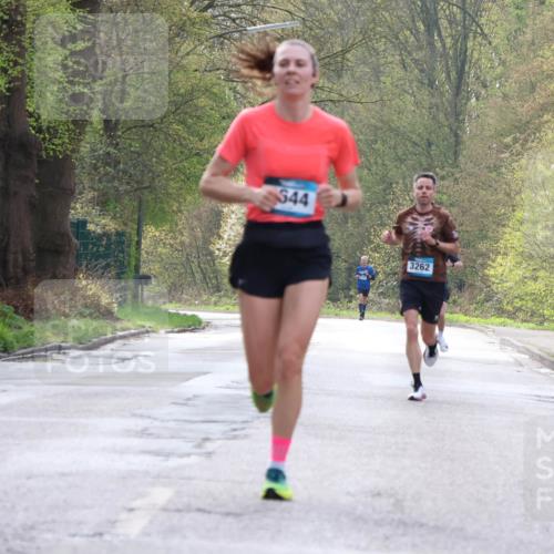 12.04.2026 - 45. Internationalen Wilhelmsburger Insellauf Yannick Fuchs http://msf.ph/oto/9475975 12.04.2026 10:09:42 Laufen 44, 3262 meine-sportfotos.de