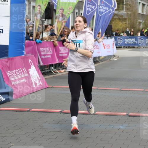 12.04.2026 - 45. Internationalen Wilhelmsburger Insellauf Strokosch-Dieckow http://msf.ph/oto/9476009 12.04.2026 12:56:08 Ziel 5109, 5361, 4811, 4728, 3315, 5463 meine-sportfotos.de