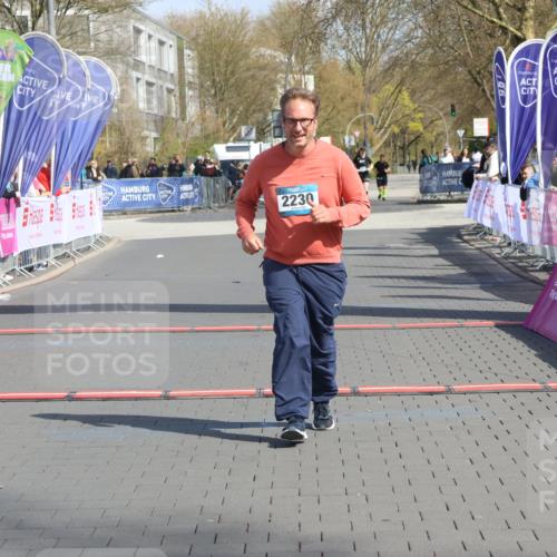 12.04.2026 - 45. Internationalen Wilhelmsburger Insellauf Strokosch-Dieckow http://msf.ph/oto/9476019 12.04.2026 11:33:34 Ziel 3474, 4509, 2230 meine-sportfotos.de