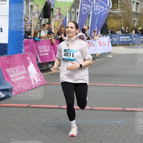 12.04.2026 - 45. Internationalen Wilhelmsburger Insellauf Strokosch-Dieckow http://msf.ph/oto/9476031 12.04.2026 12:56:08 Ziel 5109, 5361, 4811, 4728, 3315, 5463 meine-sportfotos.de